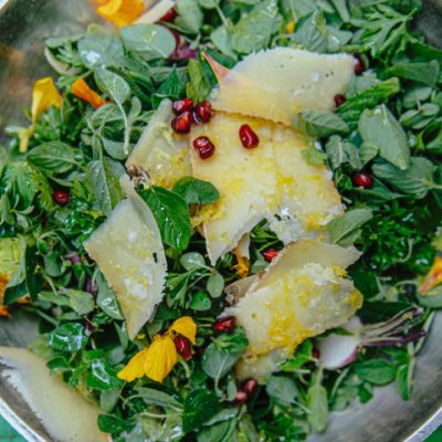 Ensalada de verdes y queso Serrano (Pequeña)